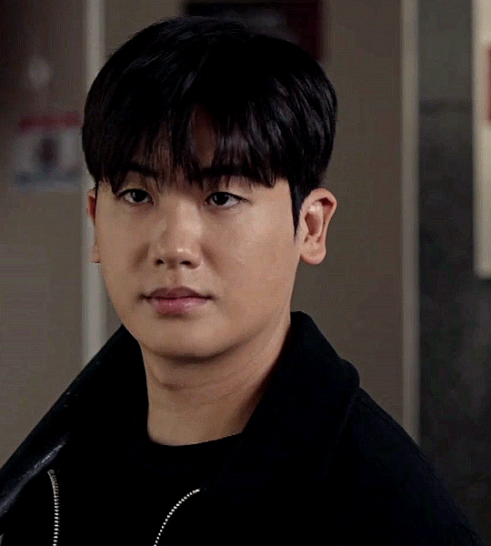 Foto kegiatan terbaru dari Park Hyungsik