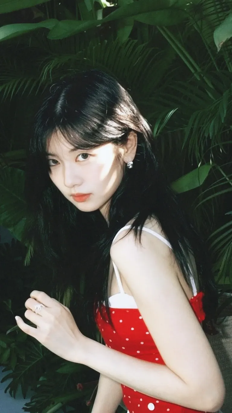 Emotional wallpaper shared by fans for Jung Somin