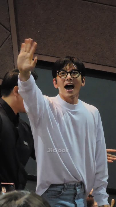 Today's popular wallpaper in Ji Changwook community