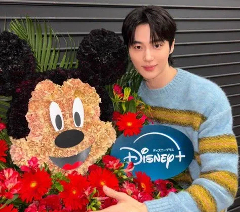 Recent activity shot of Byeon Wooseok