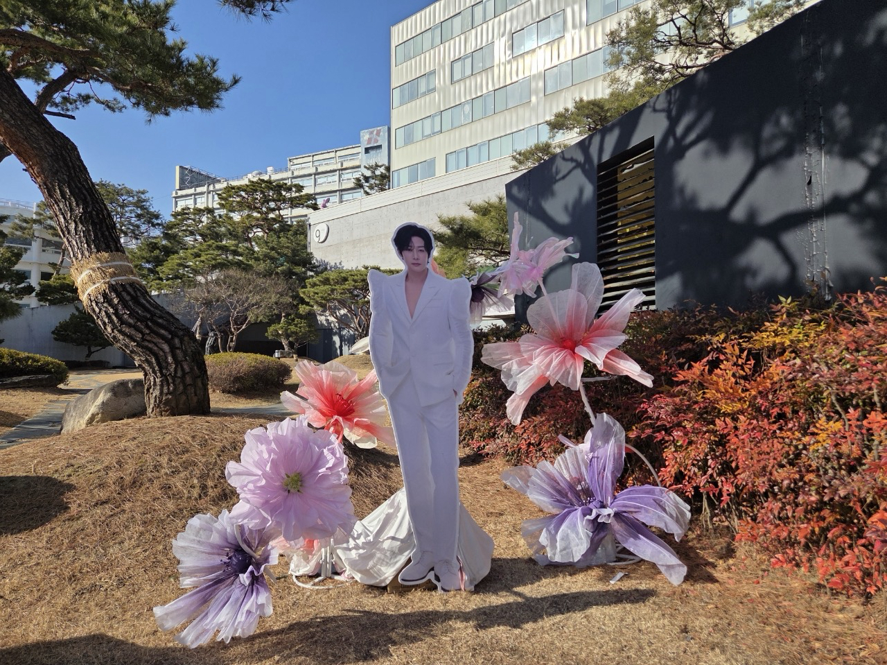 Behind-the-scenes cut of Kang Moonkyung