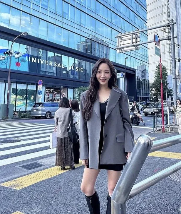 Foto kegiatan terbaru dari Park Minyoung