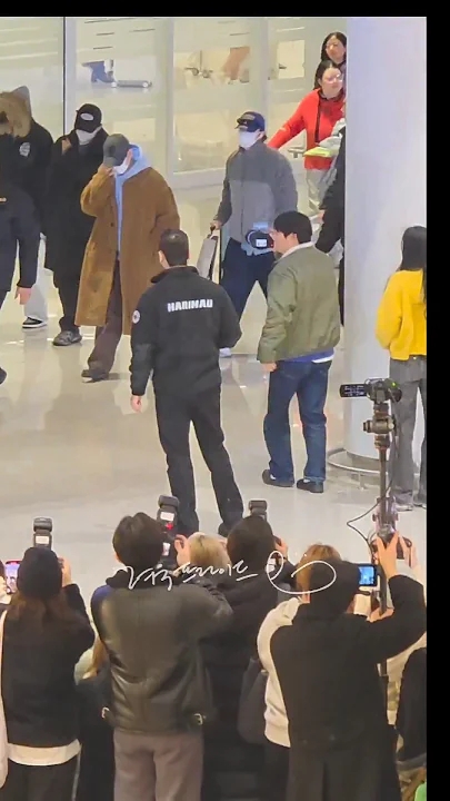 Emotional wallpaper shared by fans for Choi Siwon