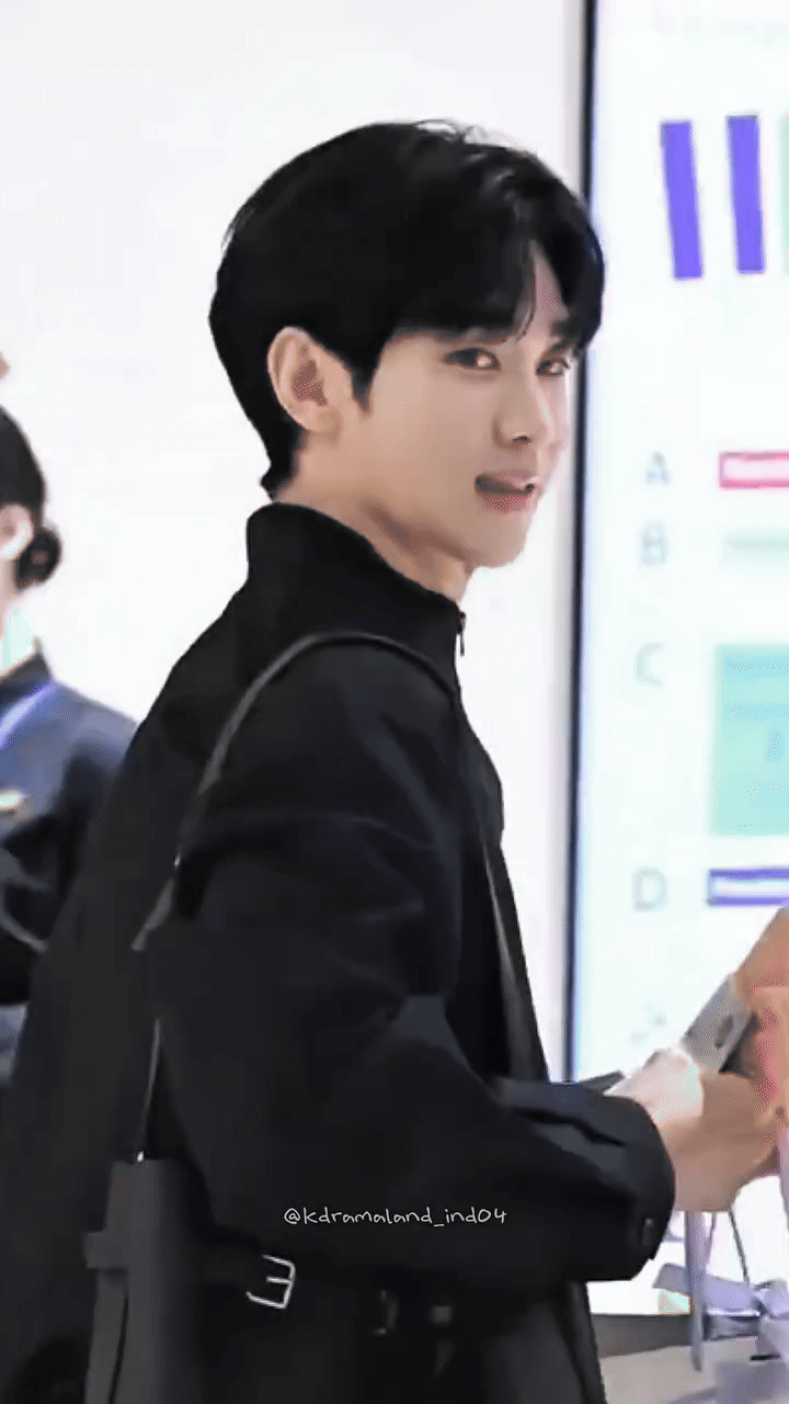 Recent activity shot of Kim Soohyun