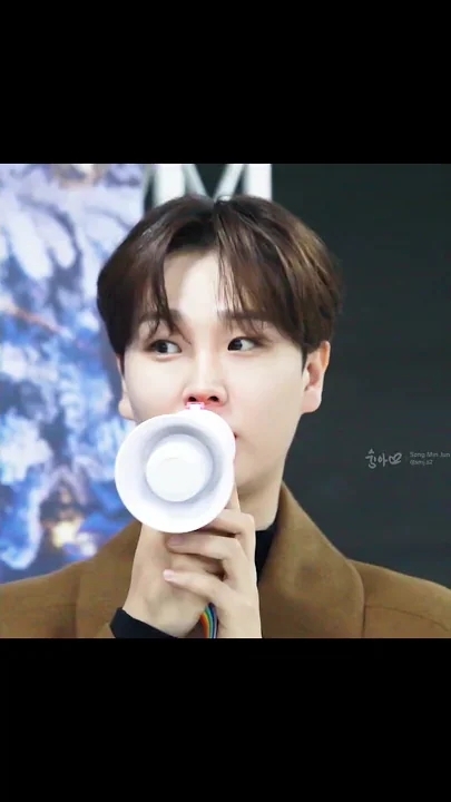 Emotional wallpaper shared by fans for Song Minjun