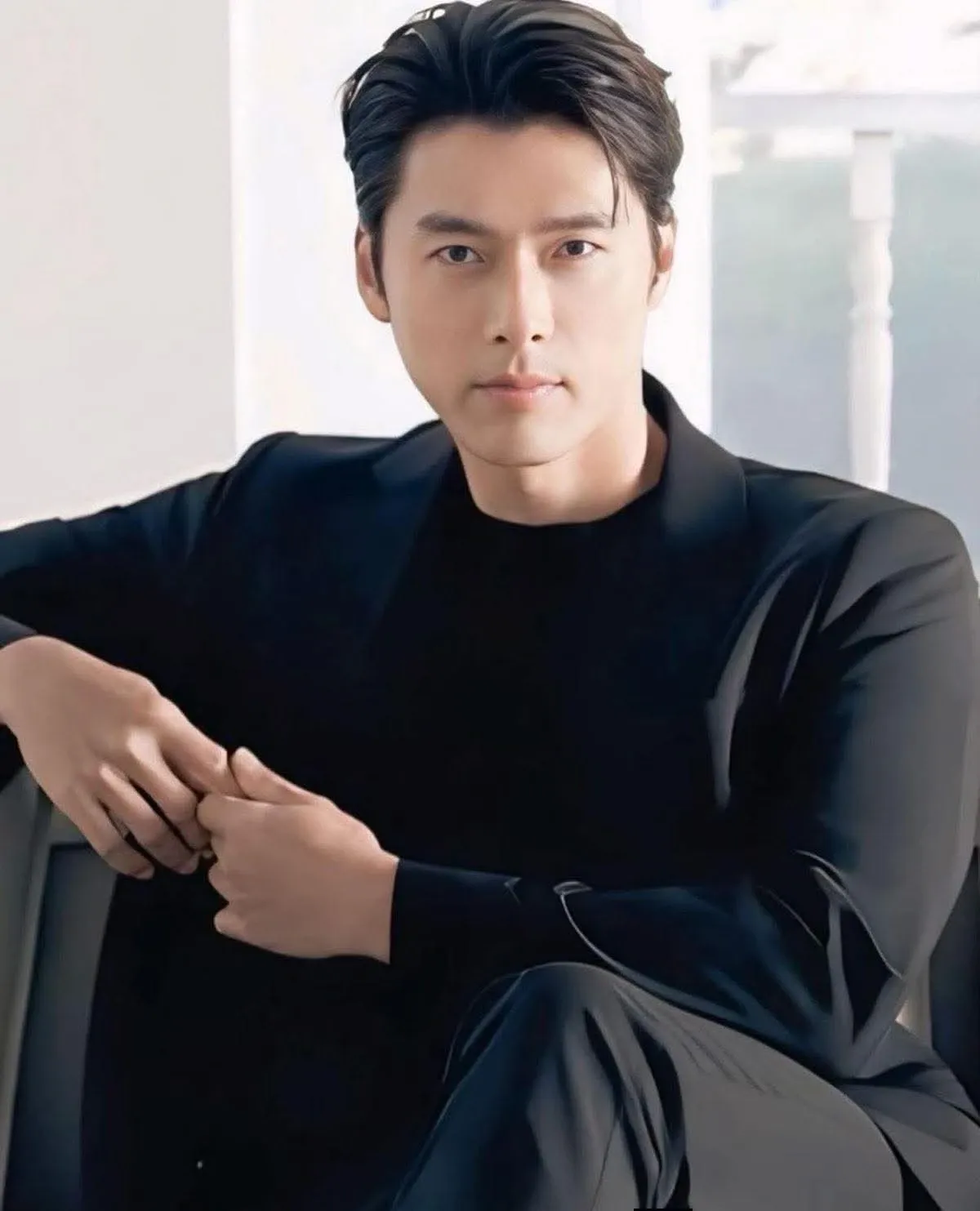 Momen yang diabadikan oleh penggemar Hyun Bin