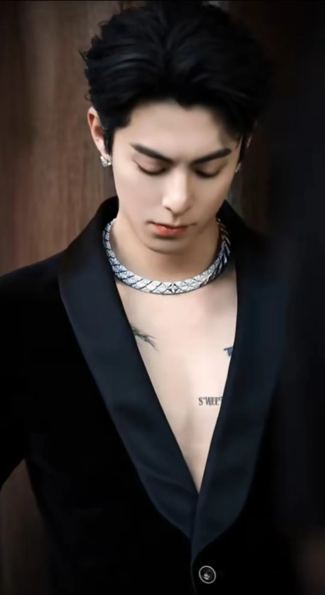 Behind-the-scenes cut of Dylan Wang