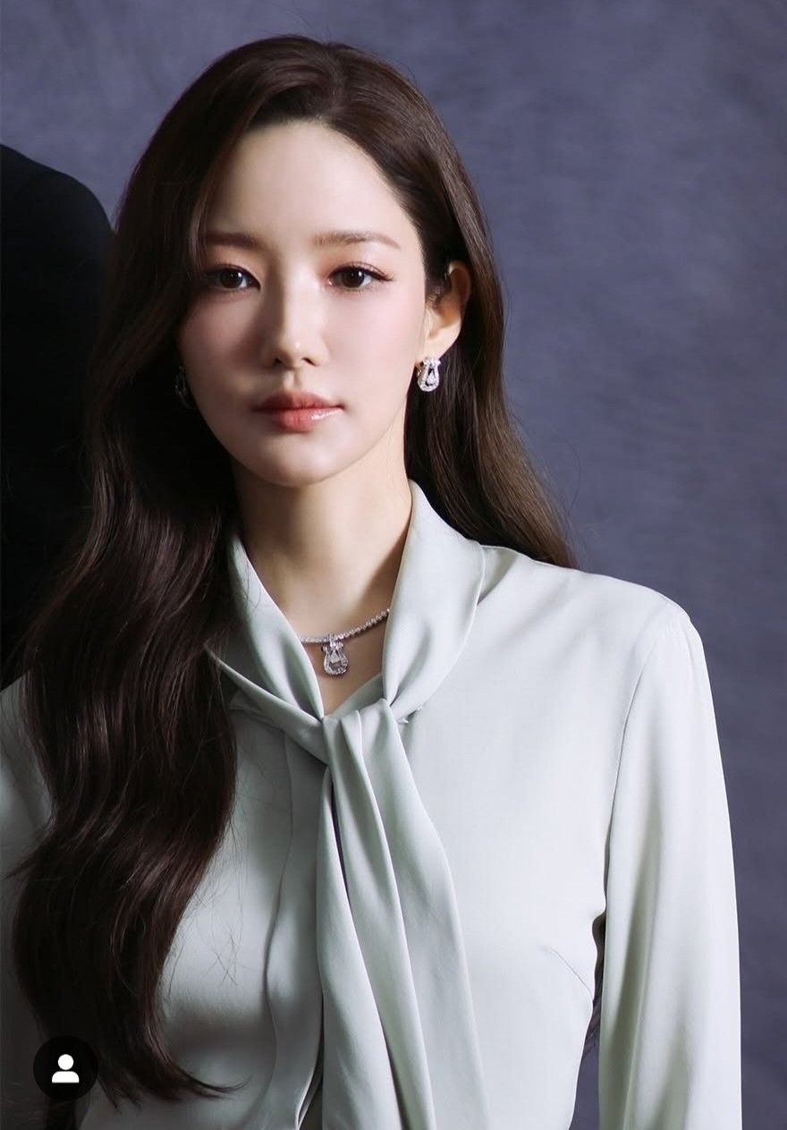 Behind-the-scenes cut of Park Minyoung