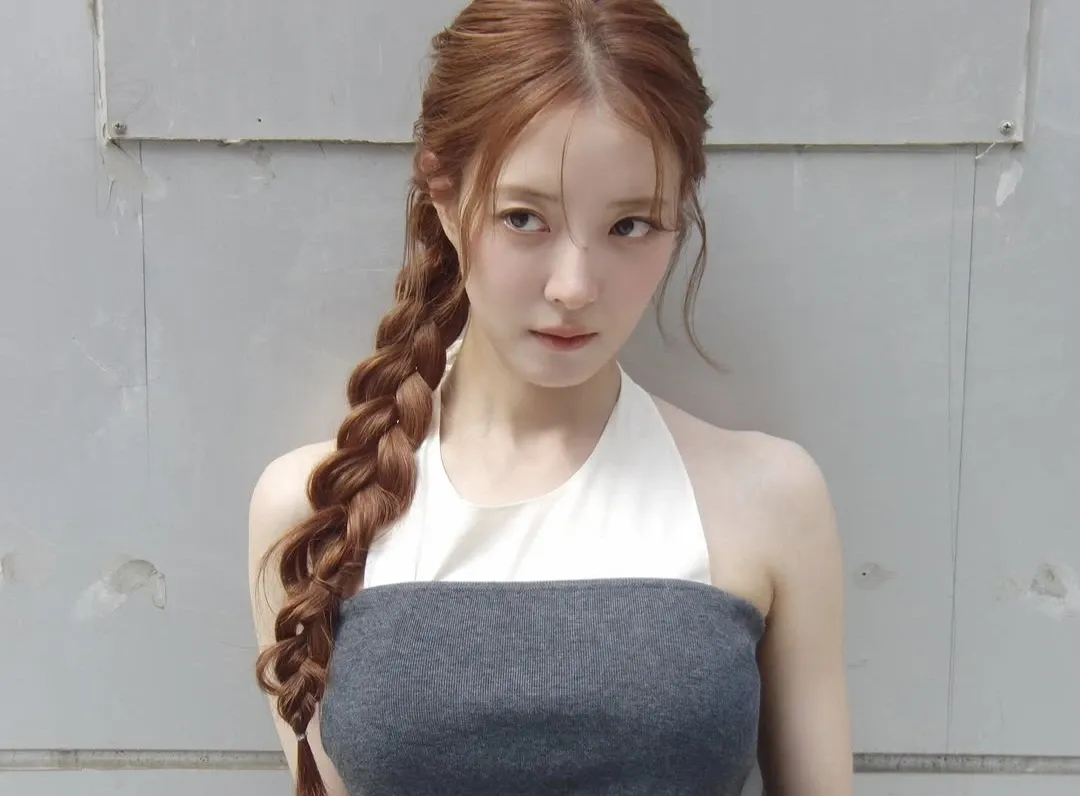 Behind-the-scenes cut of Lee Seyoung