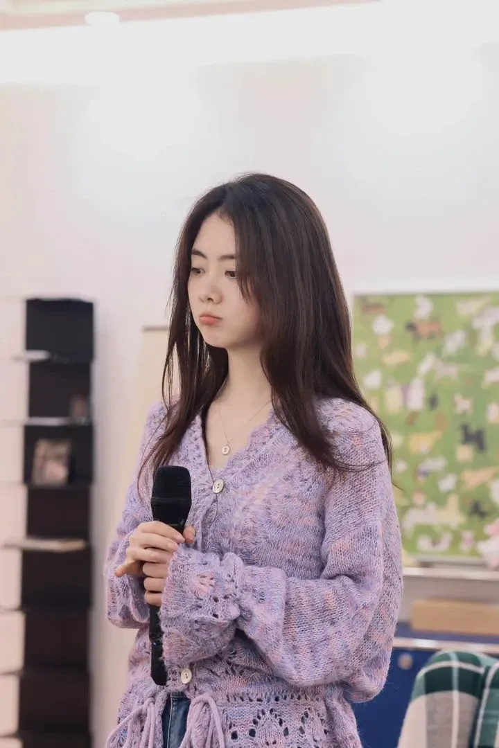 Behind-the-scenes cut of Tan Song Yun