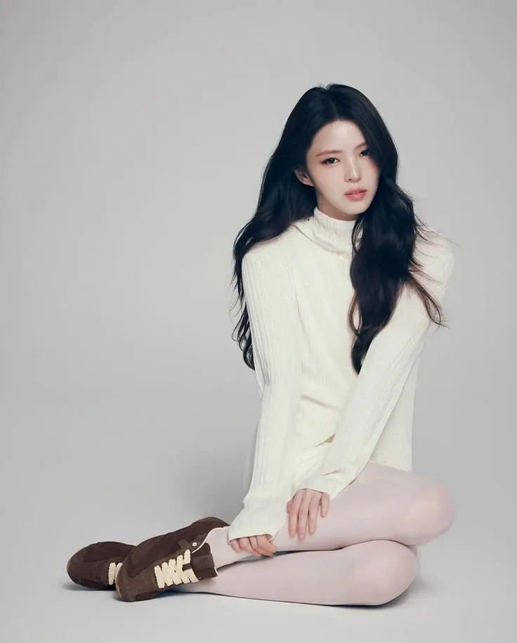 Behind-the-scenes cut of Han Sohee