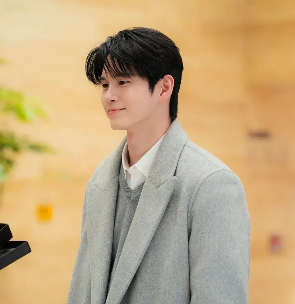 Foto terbaru dari Ong Seongwu