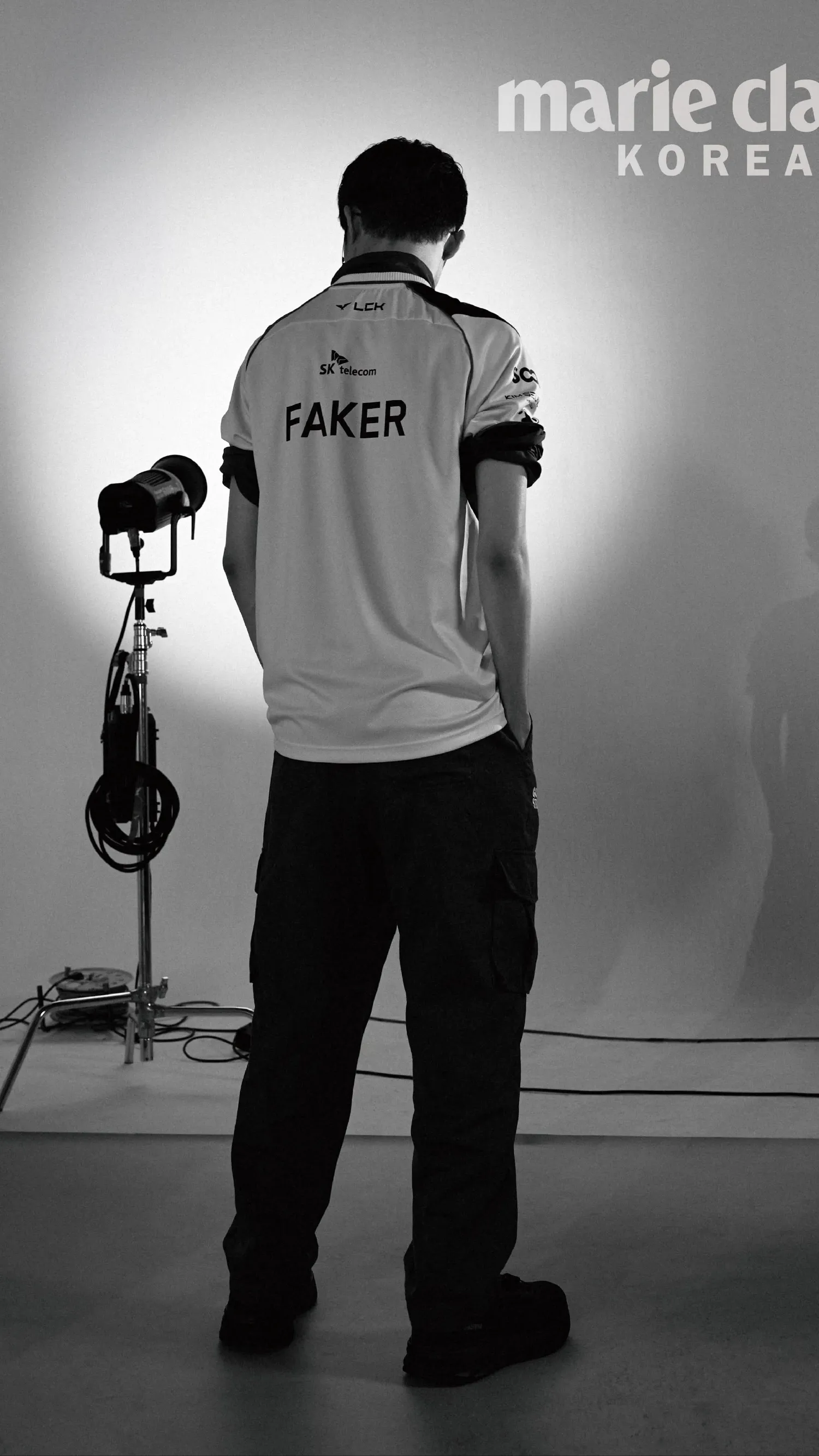 Emotional wallpaper shared by fans for Faker