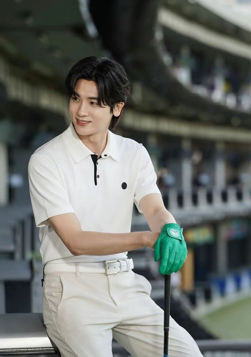Recent activity shot of Park Hyungsik