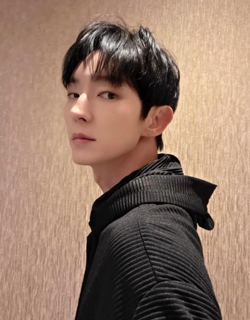 Behind-the-scenes cut of Lee Joongi