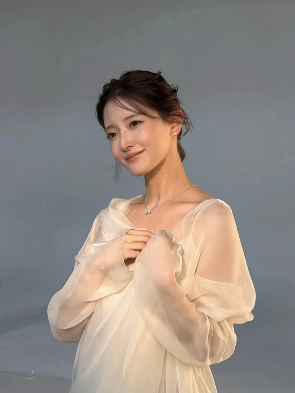 Behind-the-scenes cut of Lee Seyoung