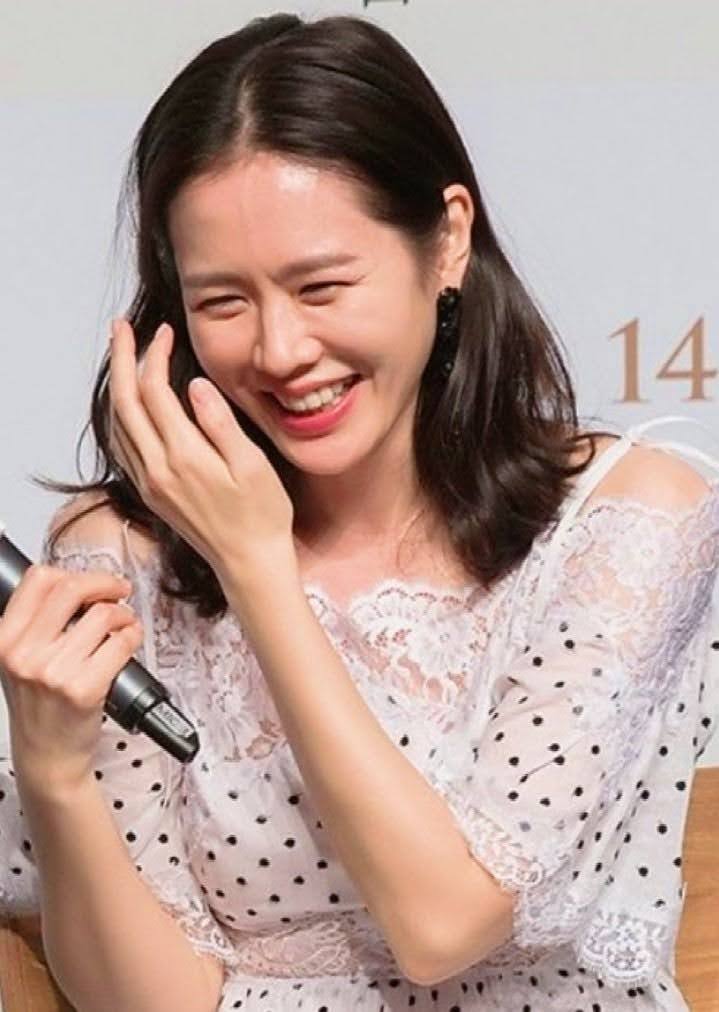 孙艺珍的近期活动照