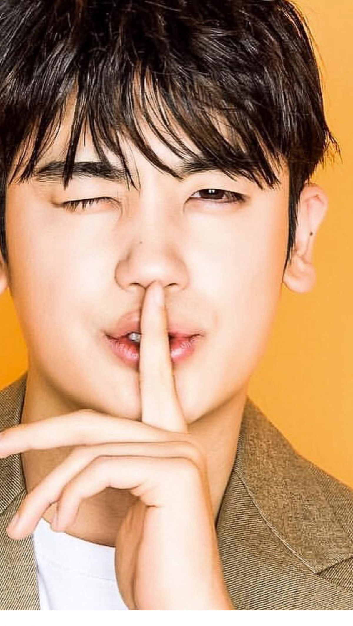 A moment captured by a fan of Park Hyungsik