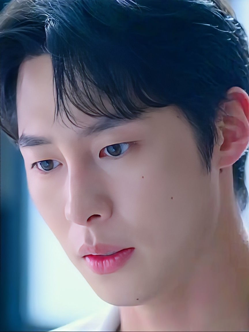 Latest photo of Lee Jaewook