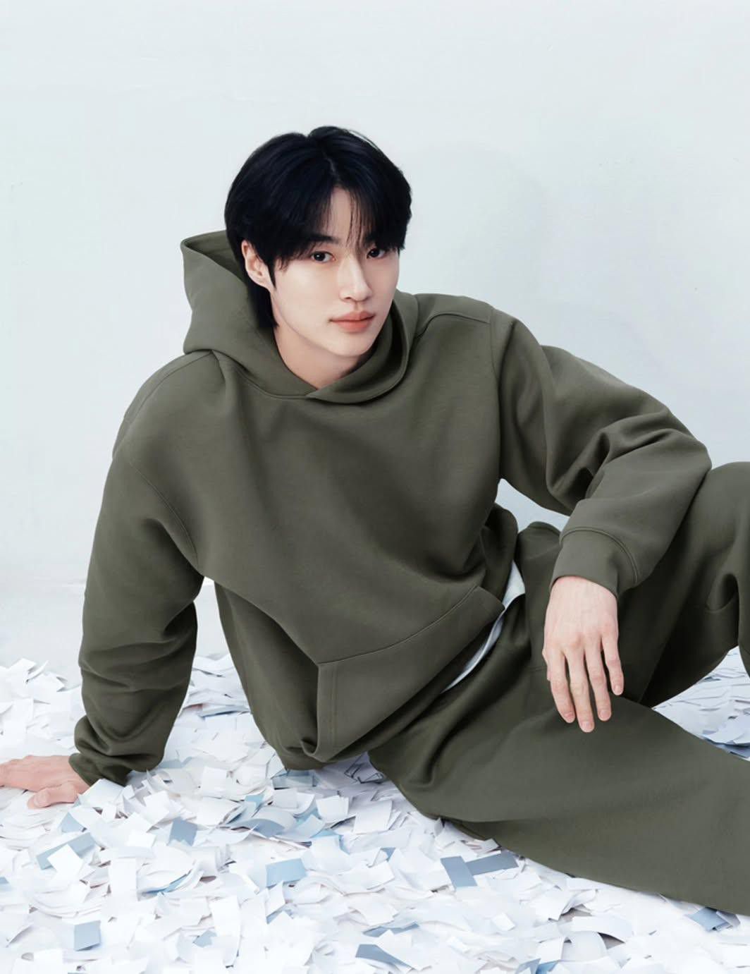 Behind-the-scenes cut of Byeon Wooseok